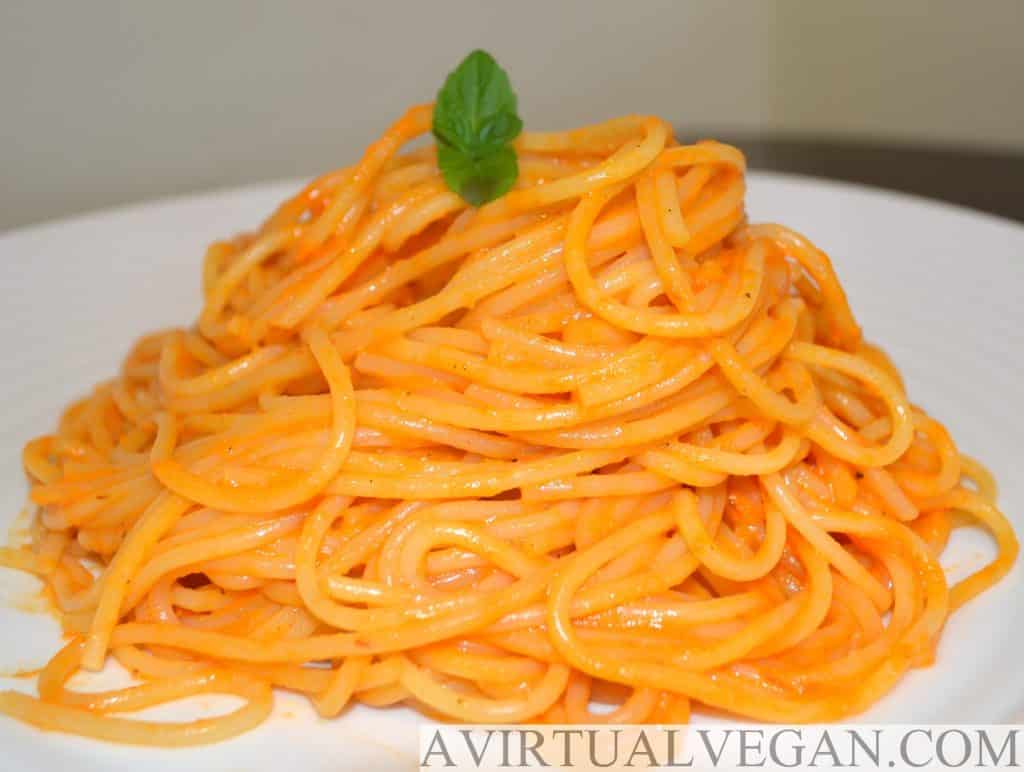 This roasted pepper pasta sauce is bursting with sweet pepper flavour and is so easy to make. Leftovers freeze well or can be diluted and served as soup!