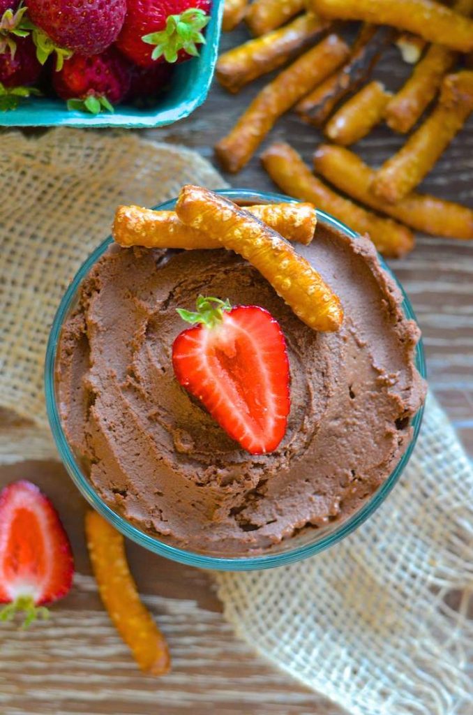 This is what happens when a beautiful chocolate brownie and a handsome can of chickpeas have a secret love child……Yes it’s Dessert Chocolate Hummus….Yes it is amazingly delicious….And yes dessert hummus is a thing! 