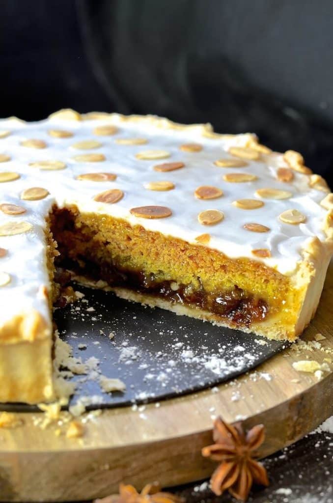 Crisp pastry, rich mincemeat, delicate spice infused sponge & brilliant white, sweet frosting come together to create a taste & texture explosion. This Festive Mincemeat Tart is indulgent, rich & just perfect for the holidays!