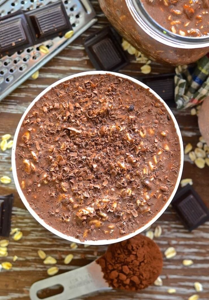 Make your mornings a little less stressful with these Ginger Chocolate Overnight Oats. Wake up to a jar of chocolatey, oaty goodness with a touch of aromatic ginger warmth. And best of all, there is no cooking involved!
