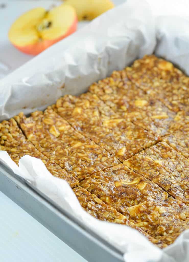 Incredibly delicious No-Bake Cinnamon Apple Energy Bars. A delicious mix of chewy & crispy & so quick & easy to make!