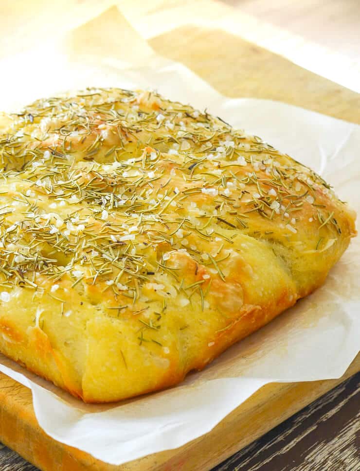 https://avirtualvegan.com/wp-content/uploads/2017/02/miracle-no-knead-focaccia-11-1.jpg