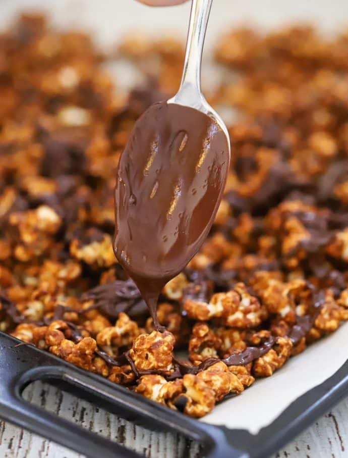 Caramel vegan popcorn with a drizzle of chocolate