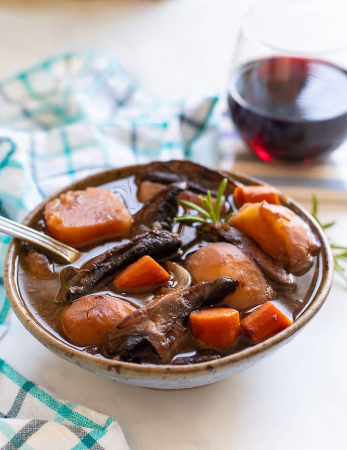 The ultimate one pot family meal - Vegan Portobello Instant Pot Pot Roast! We're talking meaty portobello mushrooms, meltingly tender vegetables and a thick, really rich and flavourful gravy. Plus as well as tasting amazing, it's super easy, quick and convenient with minimal washing up. A big YES PLEASE on all counts!