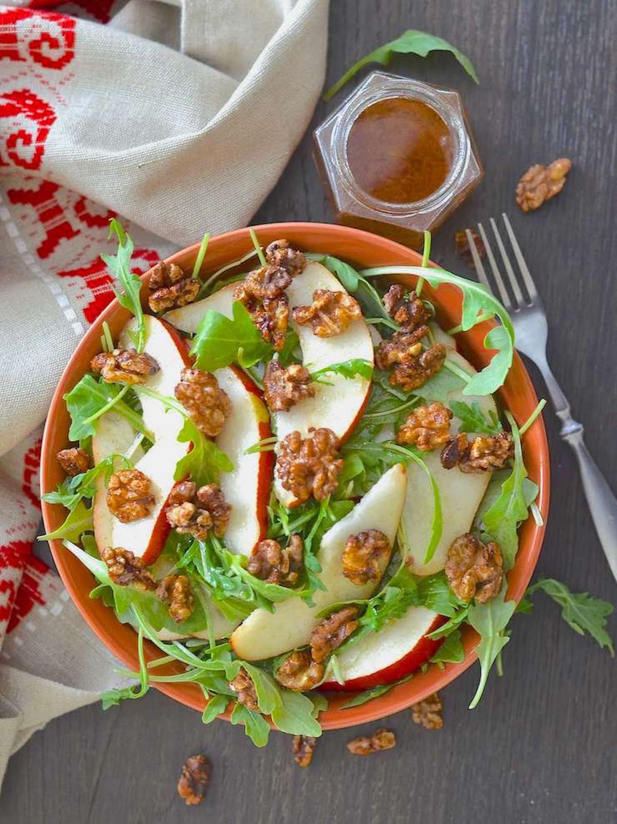 Birnen-Walnuss-Salat mit Ahorn-Zimt-Dressing - Ein virtueller Veganer ...