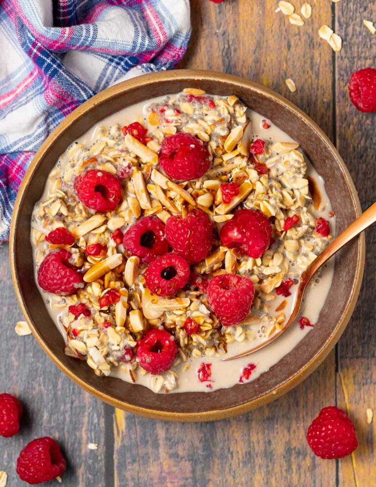 Raspberry Overnight Oats - A Virtual Vegan