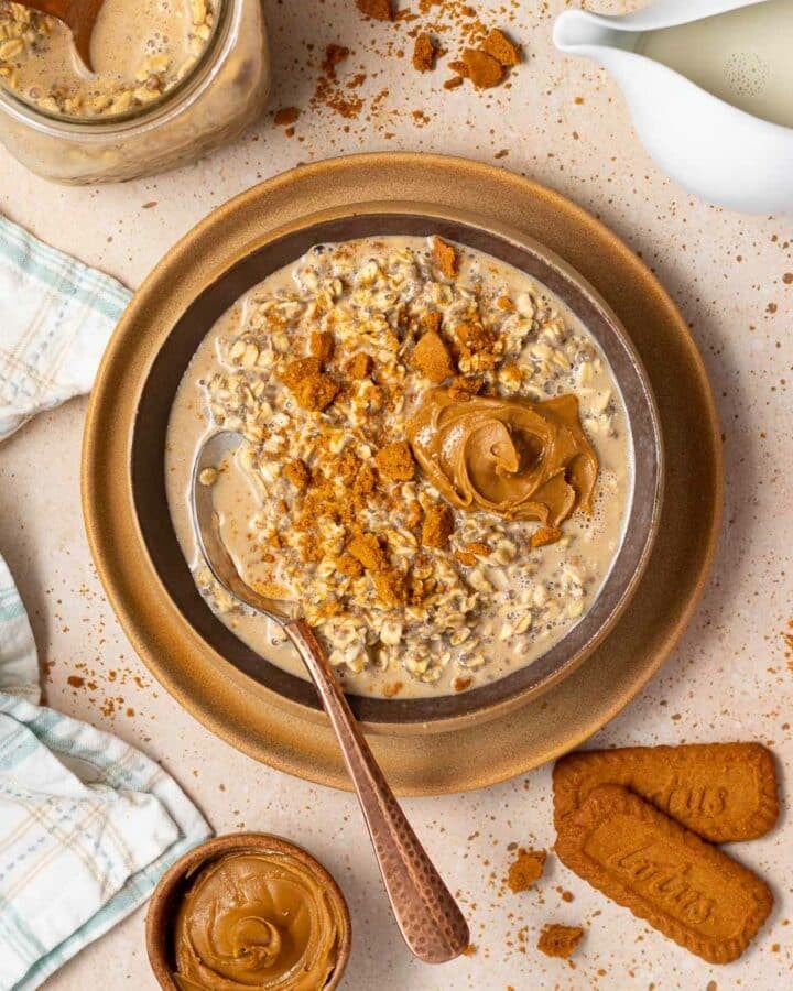 a bowl of Biscoff overnight oats