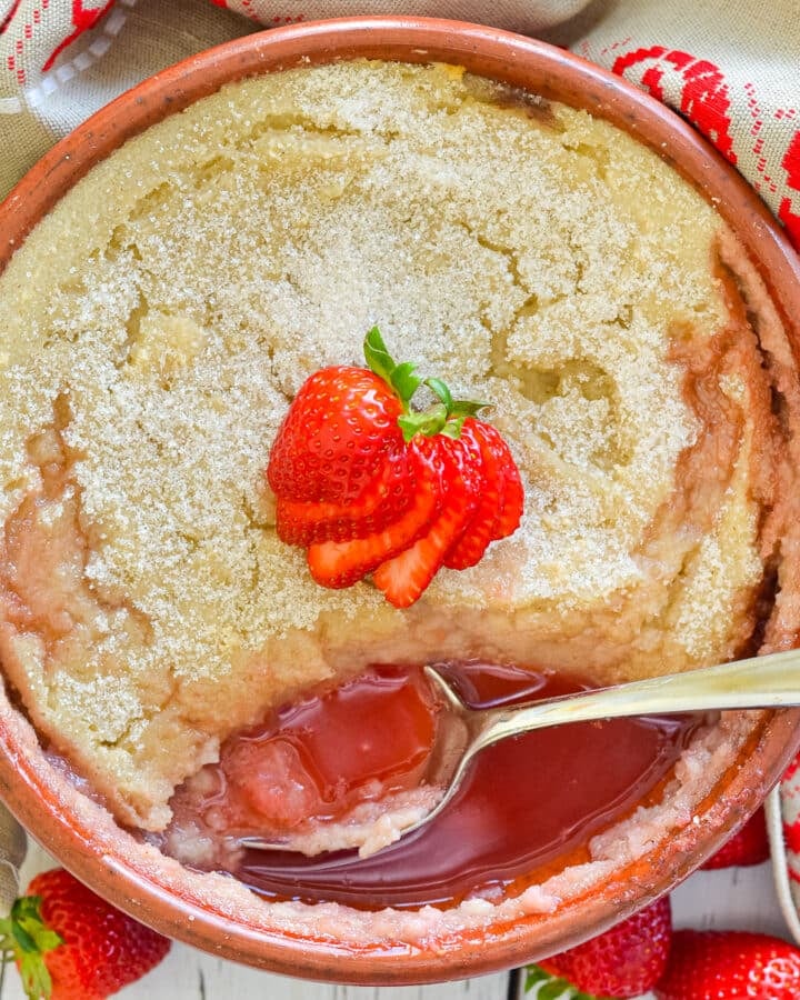 strawberry baked semolina pudding