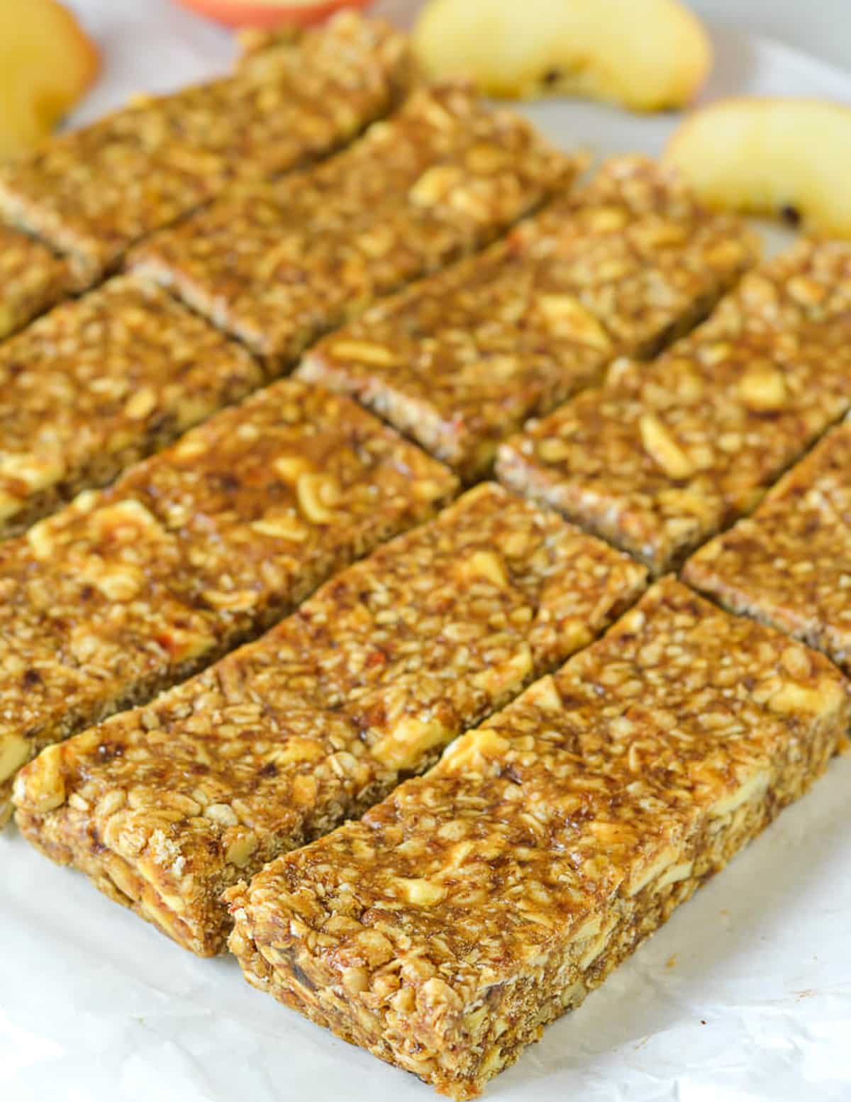 cinnamon apple granola bars