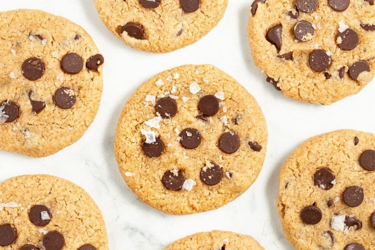 cooked almond flour chocolate chip cookies
