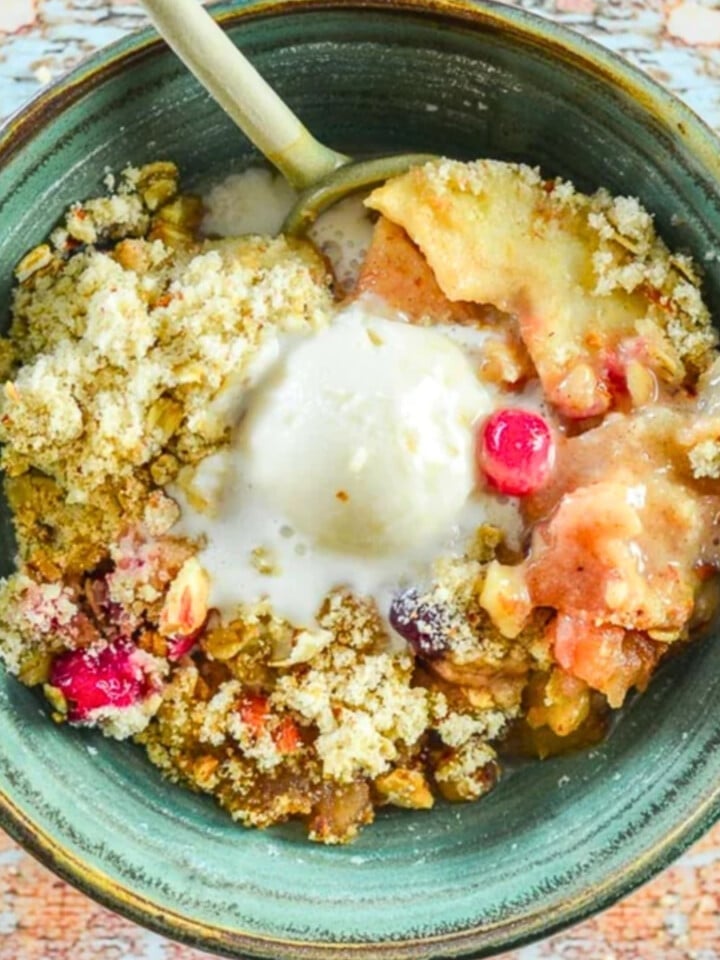 vegan cranberry apple pear crumble