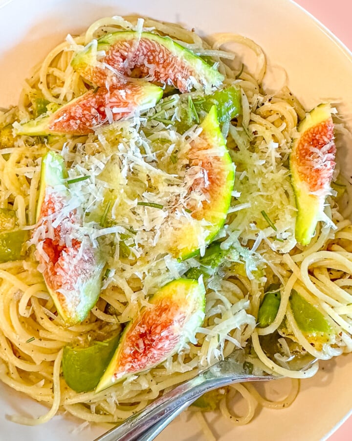 a bowl of fig pasta