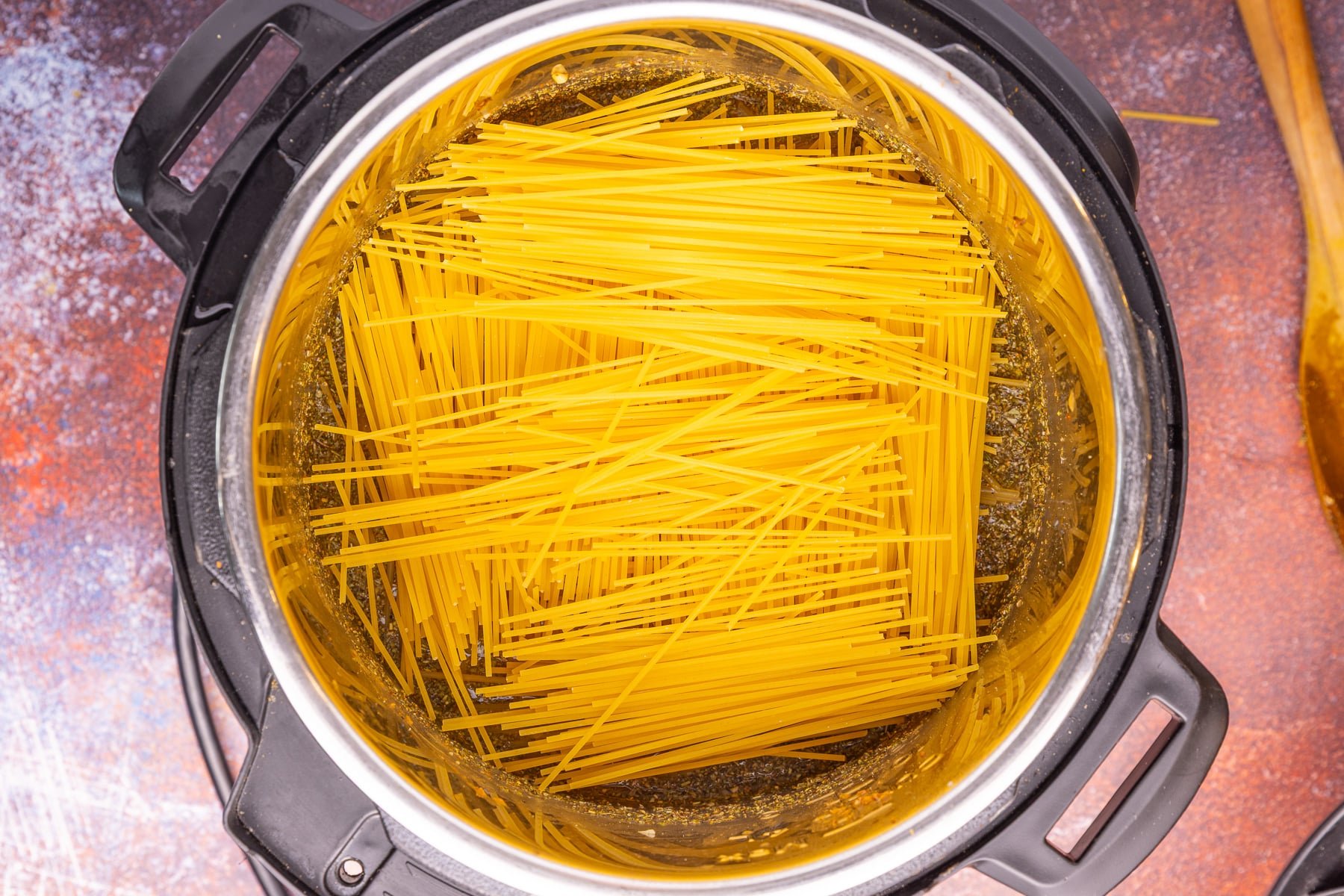 dried spaghetti in an Instant Pot